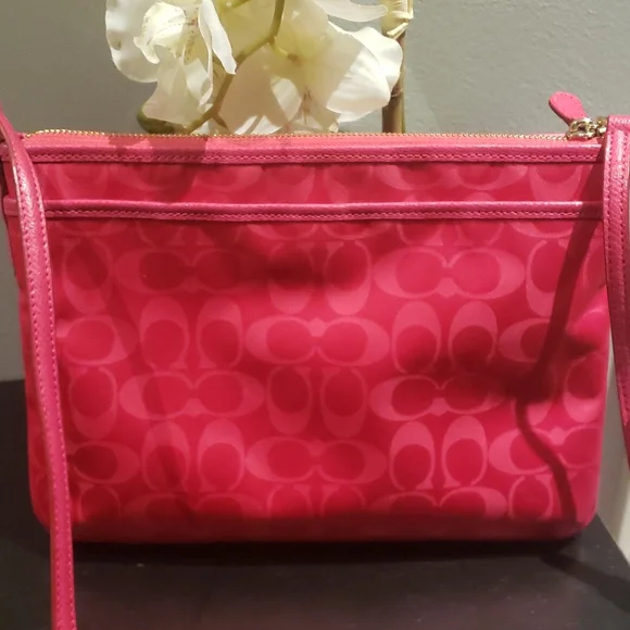 ❣️💫MARK DOWN💫❣️ Coach Hot Pink Bag - Picture 5 of 13